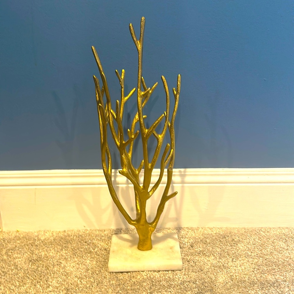 Marble Stand/Iron Coral Jewelry Holder